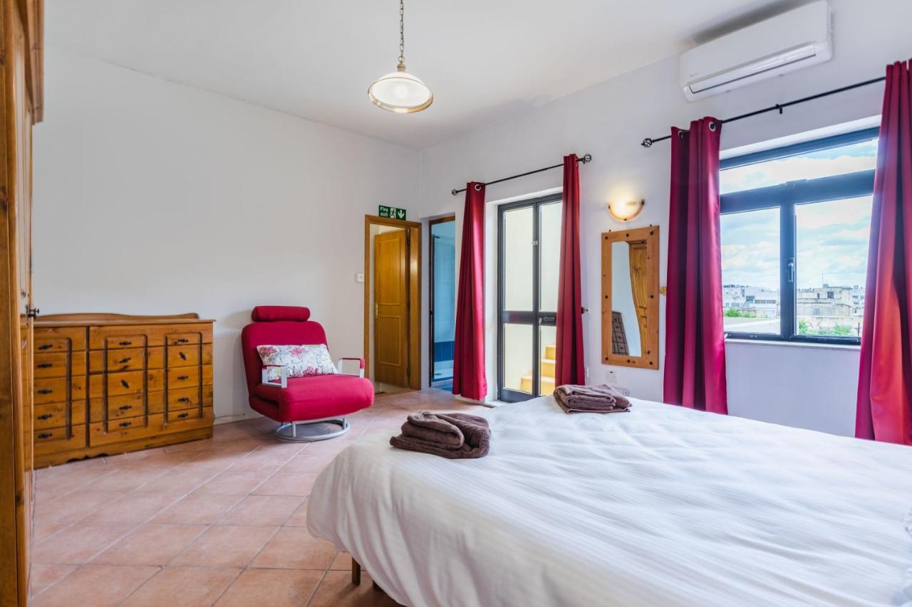 Charming Duplex Apartment In The Centre Of Sliema Exterior foto